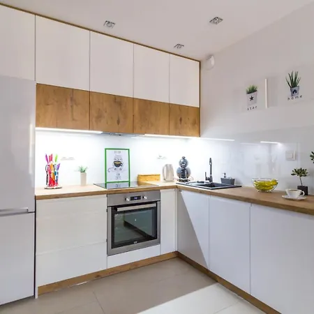 M&r Airport&business Cybernetyki - Underground Garage - Self Check-in - Fast Wi-fi - 5 Min From Chopin Airport Lejlighed Warszawa