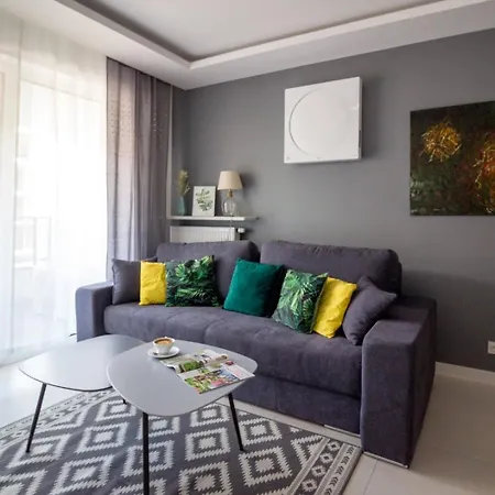 M&r Airport&business Cybernetyki - Underground Garage - Self Check-in - Fast Wi-fi - 5 Min From Chopin Airport Lejlighed