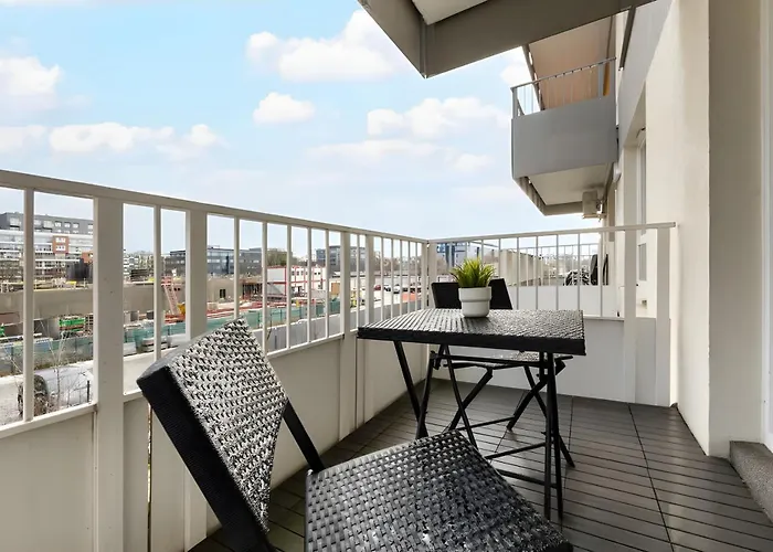 M&r Airport&business Cybernetyki - Underground Garage - Self Check-in - Fast Wi-fi - 5 Min From Chopin Airport Lejlighed *