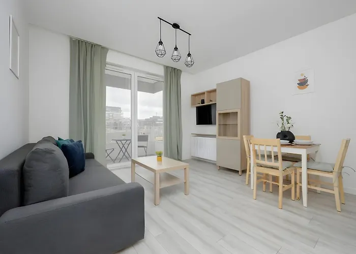 M&r Airport&business Cybernetyki - Underground Garage - Self Check-in - Fast Wi-fi - 5 Min From Chopin Airport Apartment Warsaw