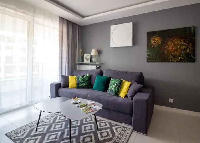 M&r Airport&business Cybernetyki - Underground Garage - Self Check-in - Fast Wi-fi - 5 Min From Chopin Airport Lejlighed