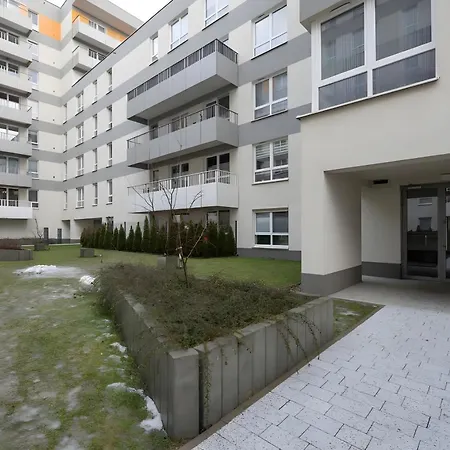 아파트 M&r Airport&business Cybernetyki - Underground Garage - Self Check-in - Fast Wi-fi - 5 Min From Chopin Airport 바르샤바
